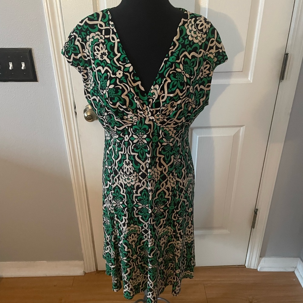 Jones New York Dress Green and Black Cap Sleeves small shoulder pads Size 12